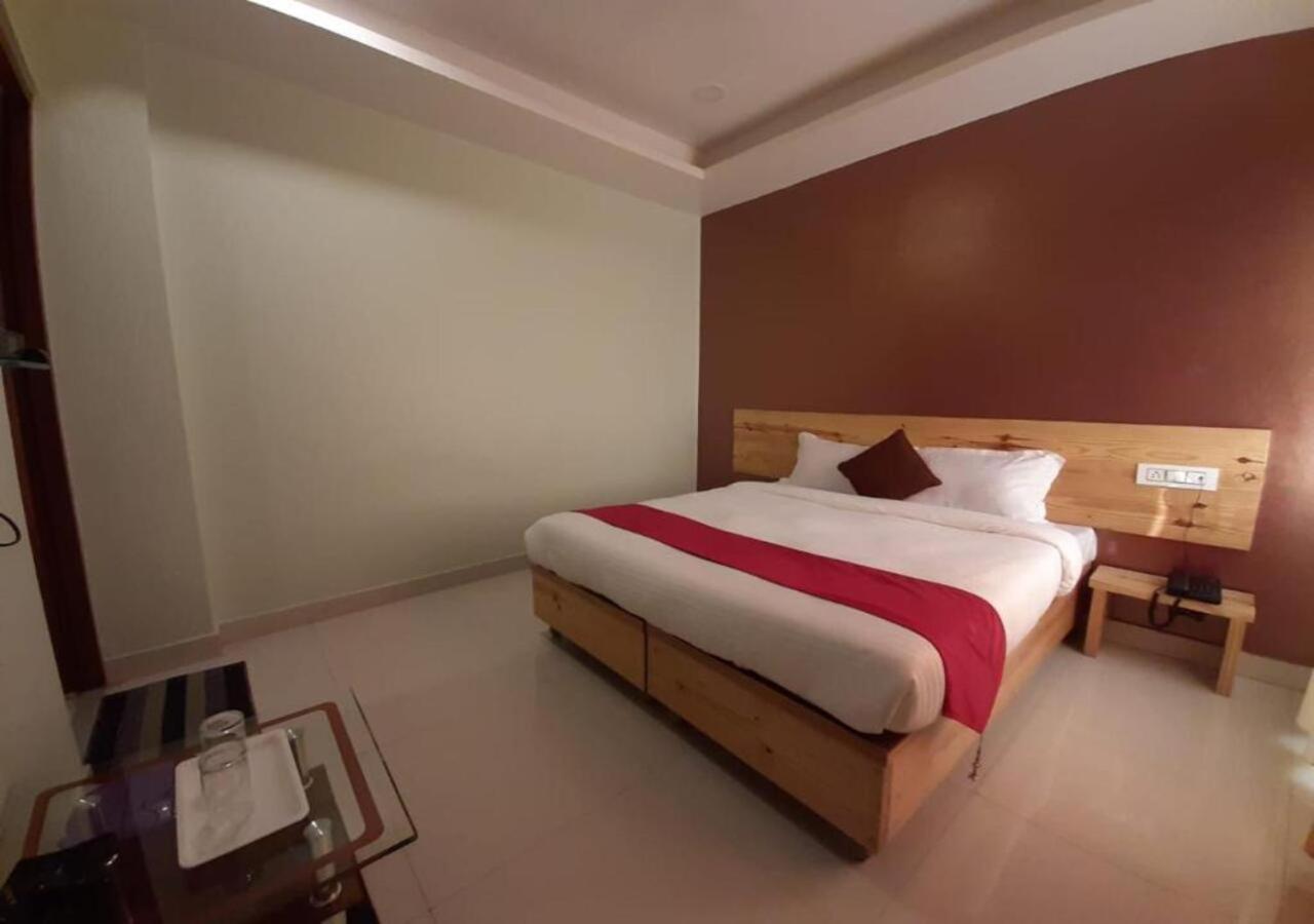 Hotel Yoga Retreat By Queens Valley Rishikesh Bagian luar foto